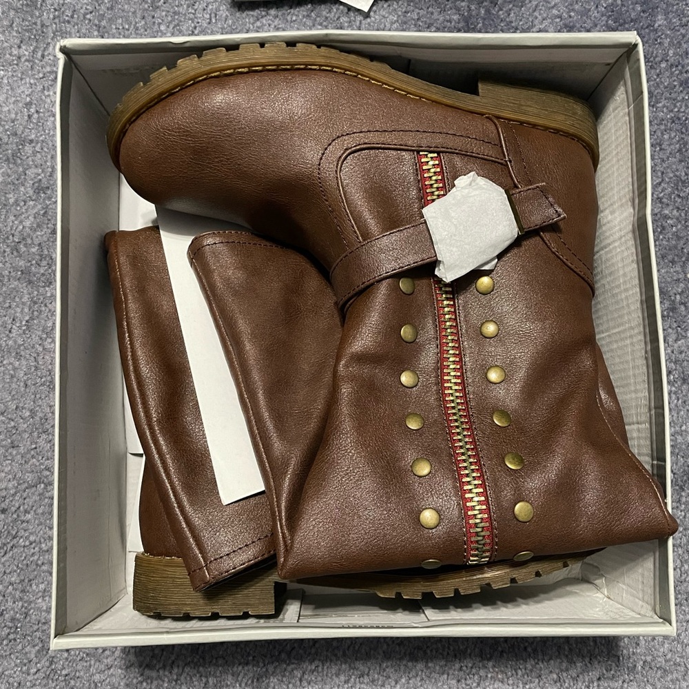 Riding boots